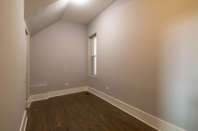 Building Photo - 2117 W 18th St
