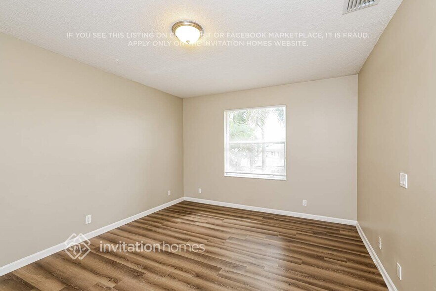 Building Photo - 6103 C Durham Dr