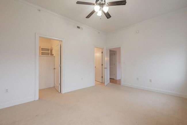 Building Photo - 212 E Clay St