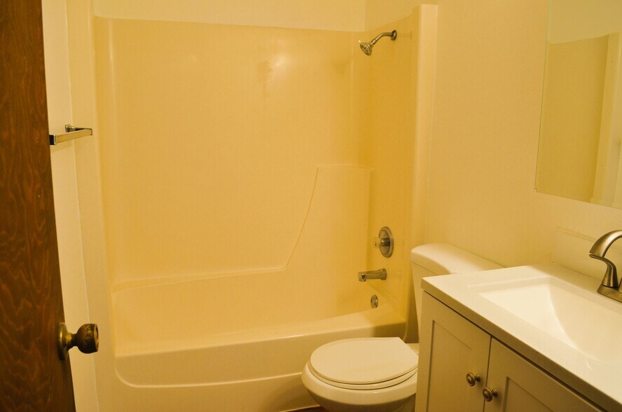 Building Photo - 317 Linn Ave