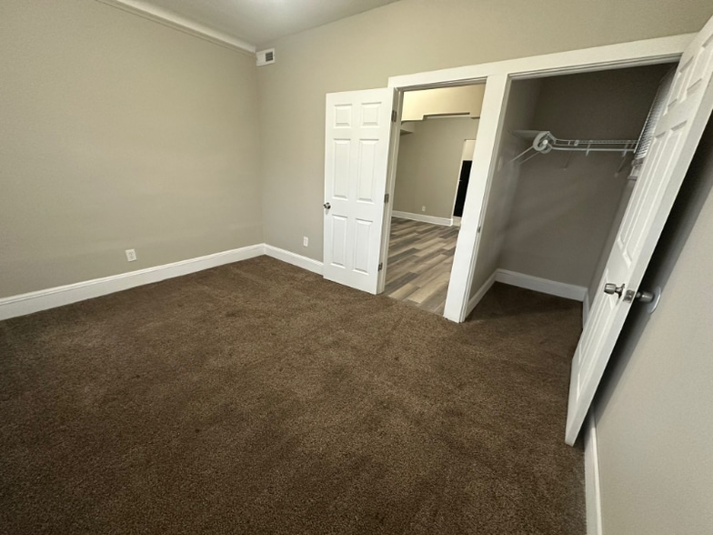 Building Photo - 172 S Portage Path