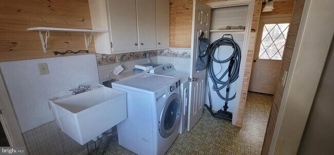 Building Photo - 151 Bollinger Rd