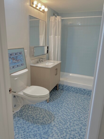 Bathroom - 1343 Bitterroot Dr