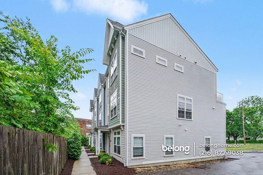 Building Photo - 12021 Ashbury Ave