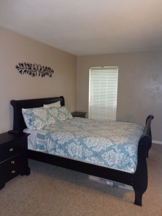 Building Photo - 3BR/2BA Home with Bonus/Game Room in Quiet Residential Neighborhood