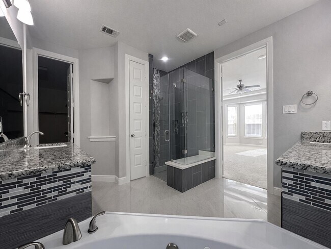 Building Photo - 2406 Trocadero Ln