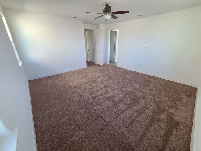 Building Photo - Stunning 4 Bedroom, 3 Bath Mountain house Home W/ Solar