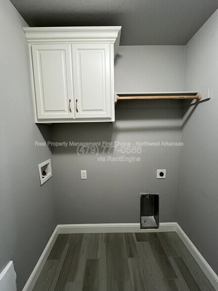 Building Photo - 3661 Ambrosia Ln