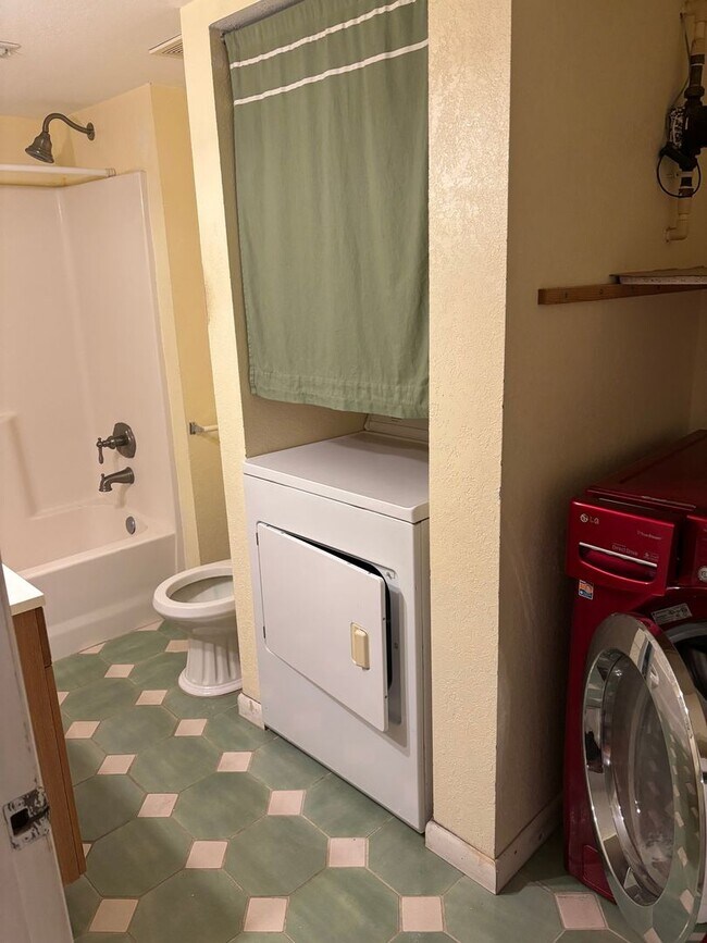 Building Photo - 1967 Cormorant Ct