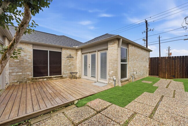 Building Photo - 2513 Country Club Blvd