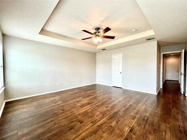 Building Photo - 3000 Groveland Terrace