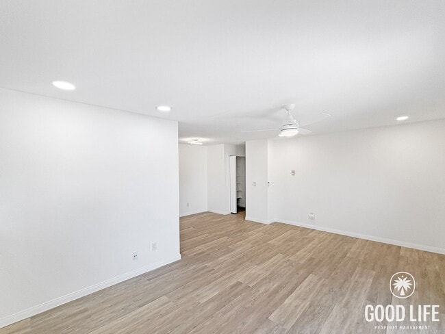 Building Photo - Bright, Newly Renovated 2BR in Peaceful UTC Community