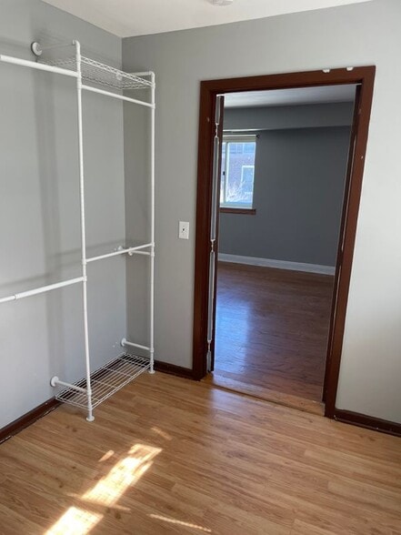 Building Photo - 650 Perrie Dr