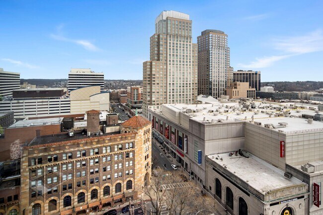 Building Photo - 1 Renaissance Square