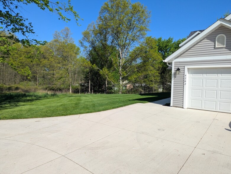 Building Photo - 4262 Stow Rd