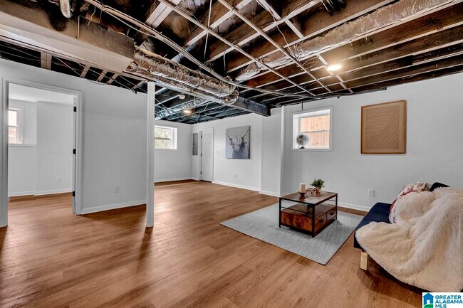 Building Photo - 917 S Forrest Dr