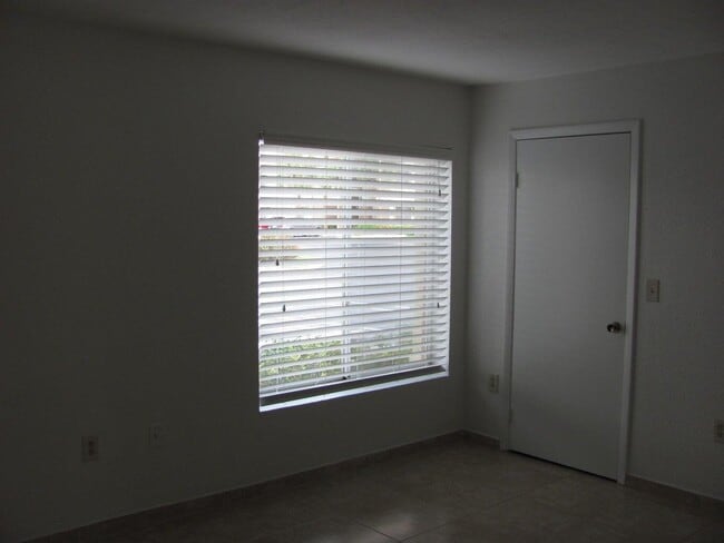 Building Photo - 815 Boynton Beach Blvd