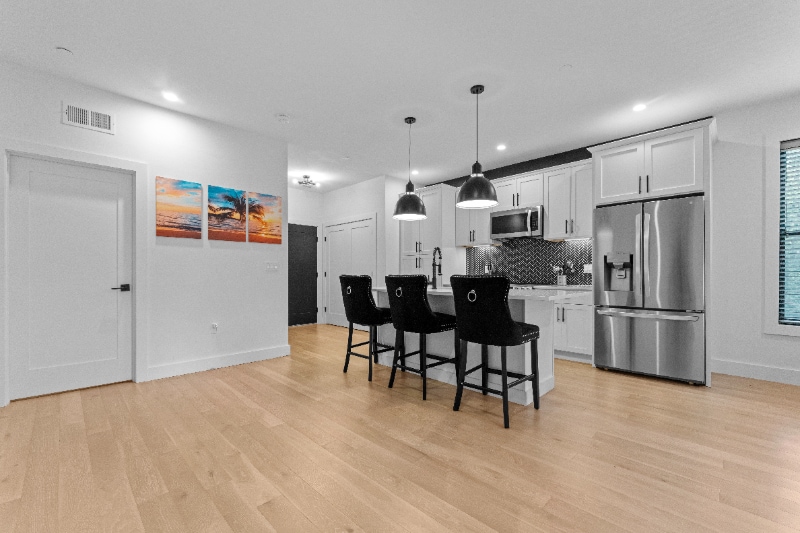 Building Photo - 68 Armandine St