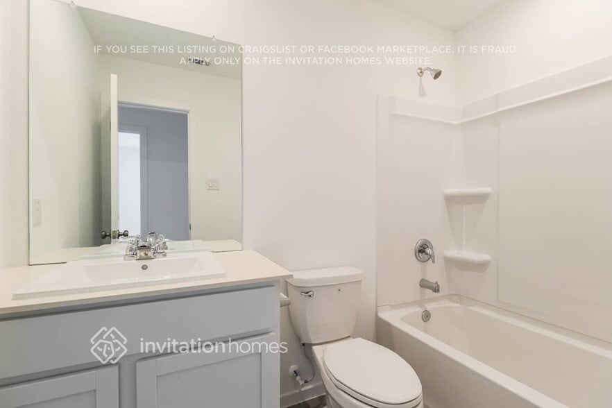 Building Photo - 16488 Blossom Grv Dr