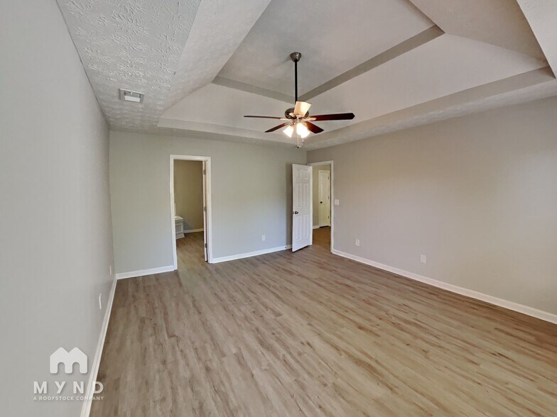 Building Photo - 2469 Mead Ct