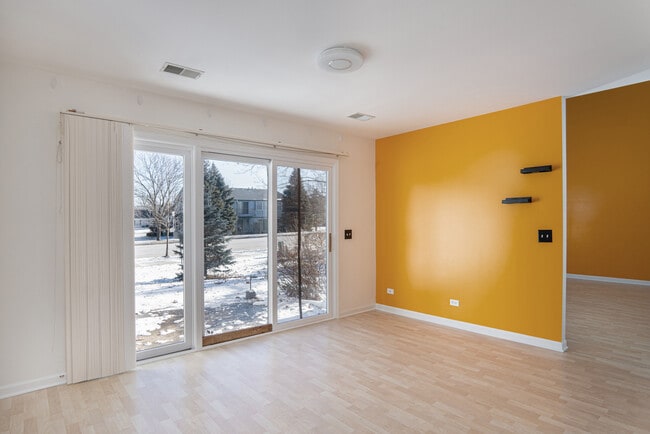 Building Photo - 712 Hamilton Ct