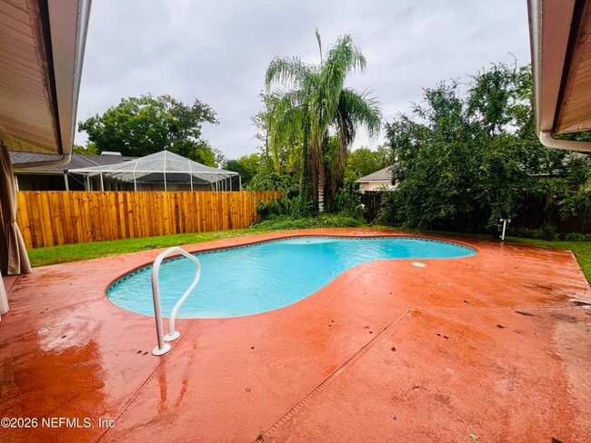 Building Photo - 1800 Castille Dr