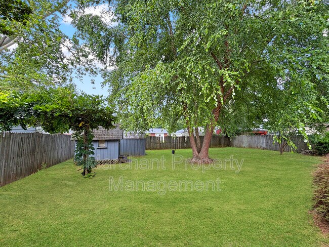 Building Photo - 22 Brownwood Dr