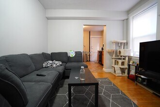 Building Photo - 142 Davis Ave