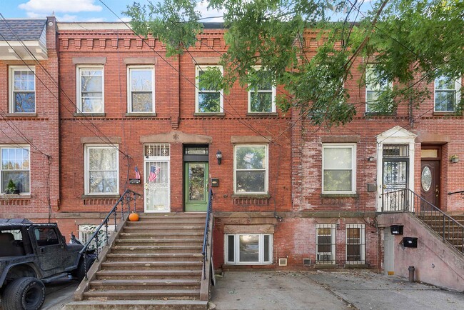 Building Photo - 185 Belmont Ave