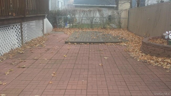 Building Photo - 622 S 6th Ave