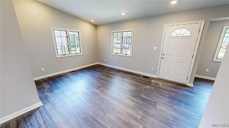 Building Photo - 222 Dupont Ave