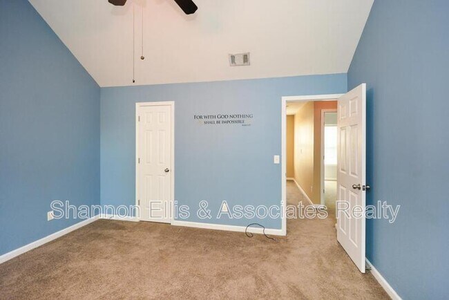 Building Photo - 137 Baywood Crossing