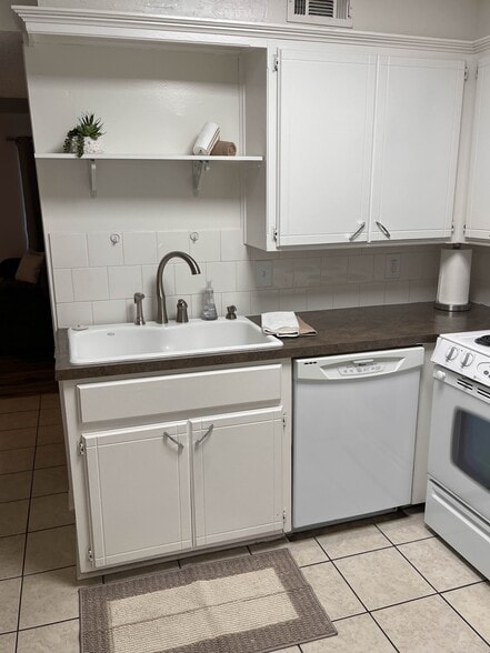 Building Photo - 1632 Cara Jo Dr