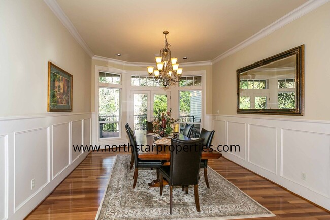 Building Photo - Stunning Home in Hidden Creek