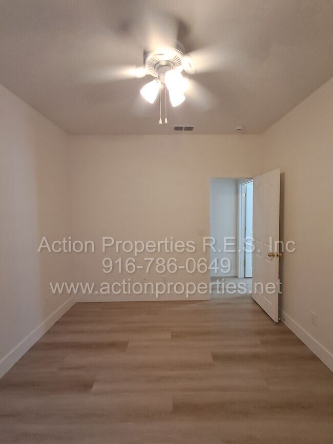 Building Photo - Action Properties R.E.S. Inc. Offering Beautiful Highland Park Single Story 3 Car, 4 Bedroom, Gar...