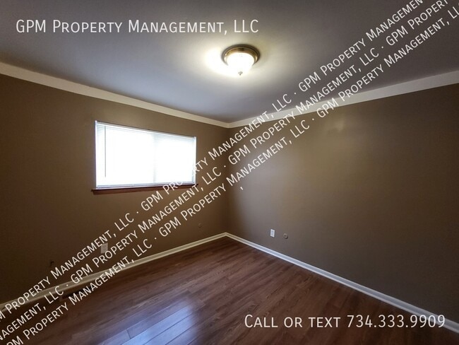 Building Photo - 875 Raupp Pl