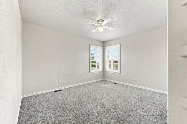Building Photo - $3,040.95, 6 bed, 4 bath located in Colorado Springs