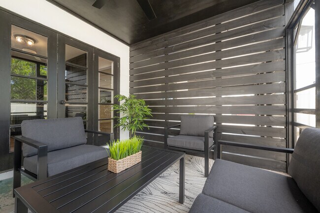 Building Photo - 2400 34th Ave N