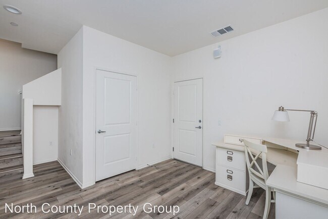 Building Photo - 3 br, 3 bath House - 1170 Via Lucero