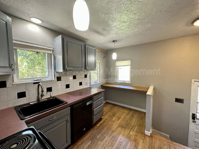 Building Photo - 4821 W 31st Ave