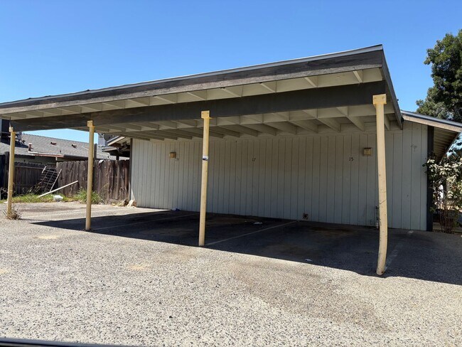 Building Photo - 2096