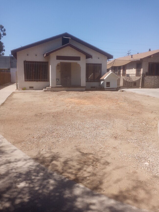 Building Photo - 2743 Glenview Ave