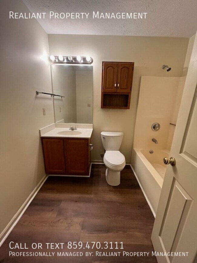 Building Photo - 605 Dardanelles Dr