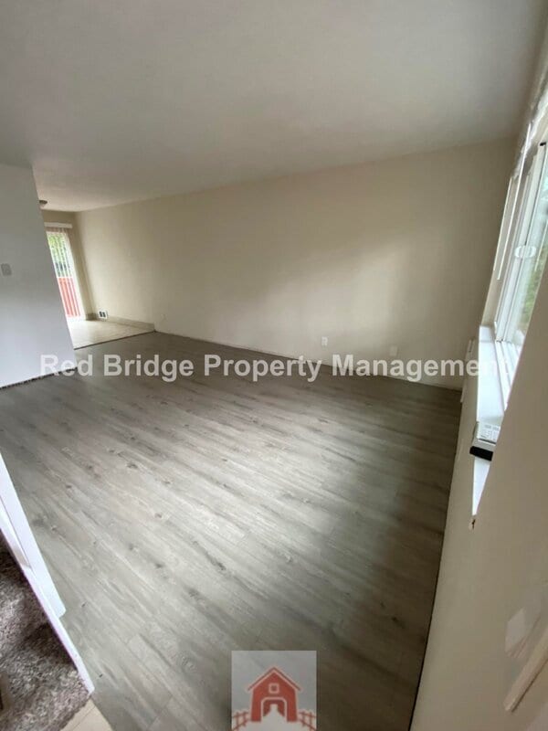 Building Photo - 14545 SW Hall Blvd