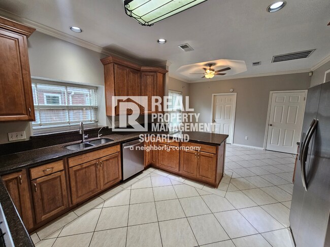 Building Photo - Elegant Living & Modern Comfort in Lexington Creek