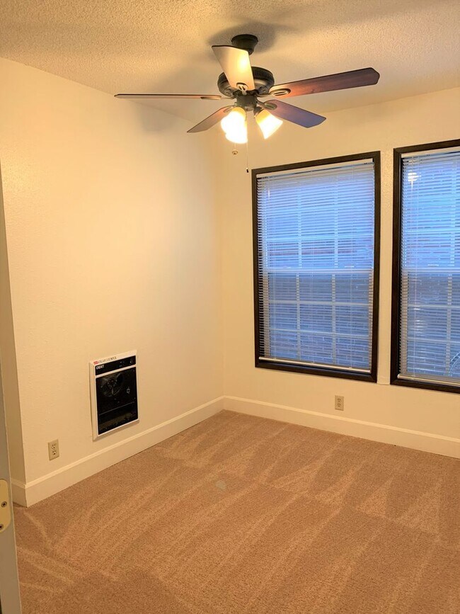 Building Photo - Harborview Apartments