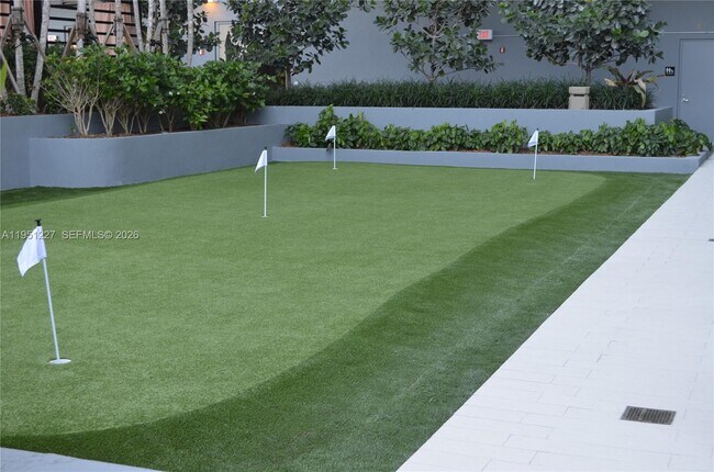 Building Photo - 121 NE 34th St