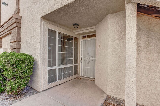 Building Photo - 3661 Renovah St