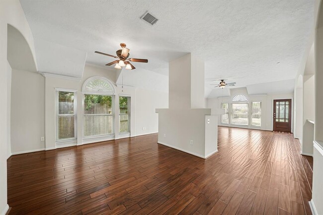 Building Photo - Sunset Meadows Drive, Pearland, TX 77581 -...