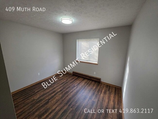 Building Photo - 409 Muth Rd